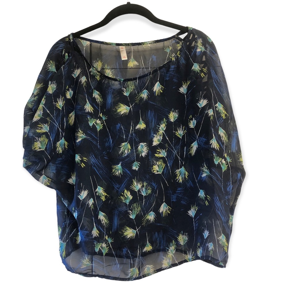 Xhilaration Blue and Green Sweater, Floaty, Short Sleeves, Medium, Polyester